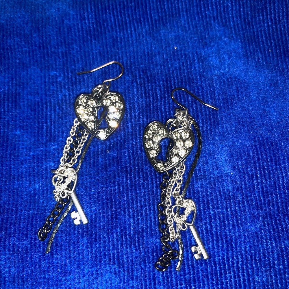 Woman’s earrings